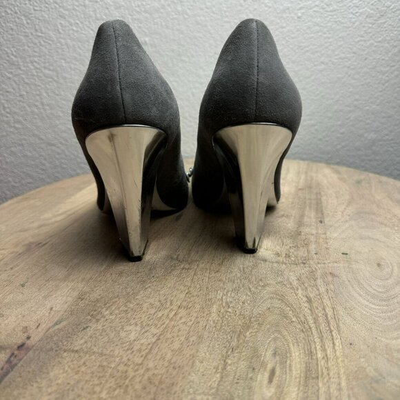 Sergio Rossi Silver & Gray Heels‎ With Studded Accent Size 8 Women Pumps Suede - Picture 3 of 9